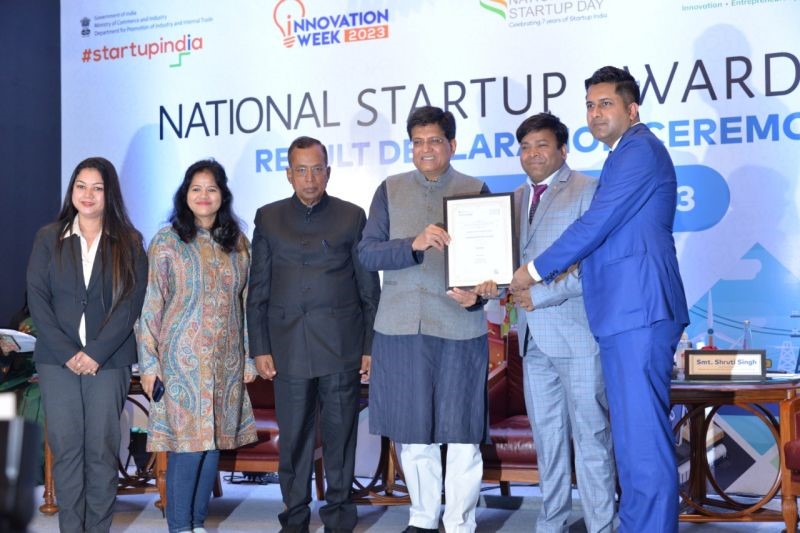 Fruvetech team receiving recognition at the National Startup Awards 2023